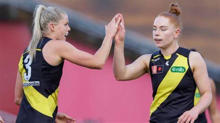 AFL Katie Brennan with her girlfriend Olivia Christie