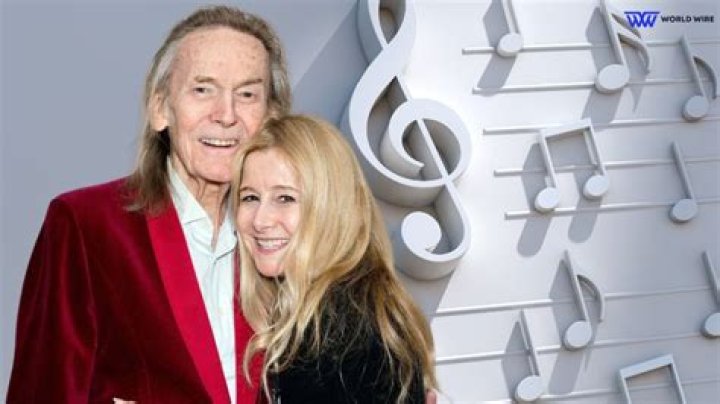 Alan Brough Wiki, Bio, Age, Height, Partner, Weight Loss, Baby, Net Worth, Married!!