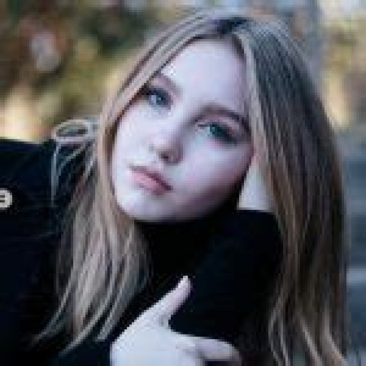 How Tall Is Ella Anderson? Age, Height, Siblings, Facts