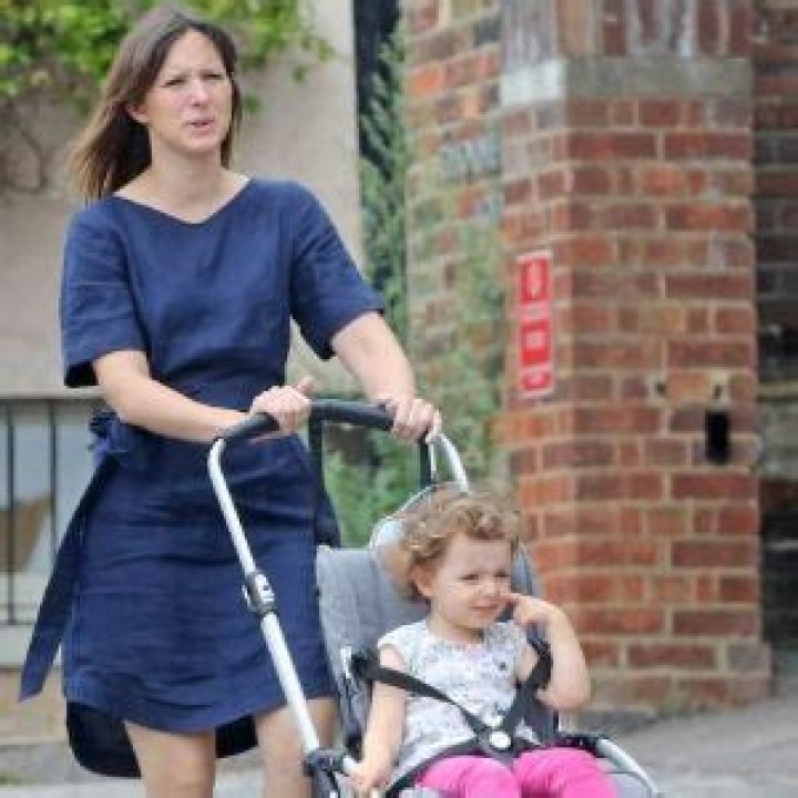 Isla Atkinson (Rowan Atkinson’s Daughter); Age, Birthday, Mother, Facts